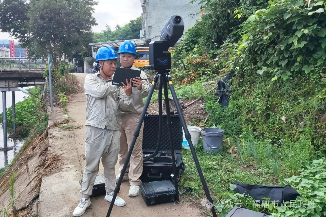 激光清除異物，福鼎供電護航線路安全