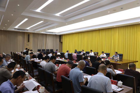 林青主持召开市委常委会会议