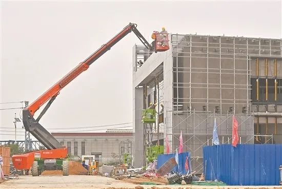 泉港：项目建设不停工 员工就地过大年