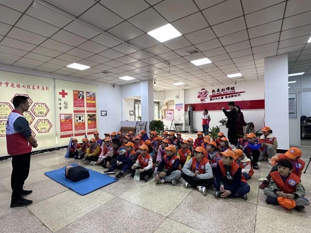 速看！泉港广电小记者“上岗”学急救！