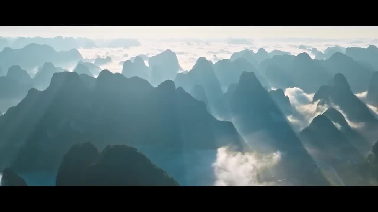 从习主席署名文章看大国外交丨四篇署名文章，都提到了“同志加兄弟”