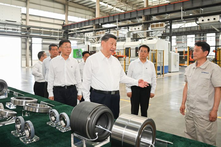 习近平：坚定信心推动高质量发展高效能治理 奋力谱写中原大地推进中国式现代化新篇章