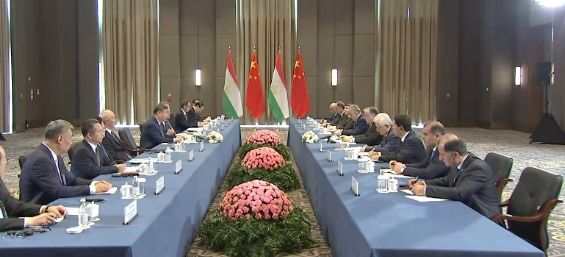 习近平：各方应该推动中东局势尽快降温