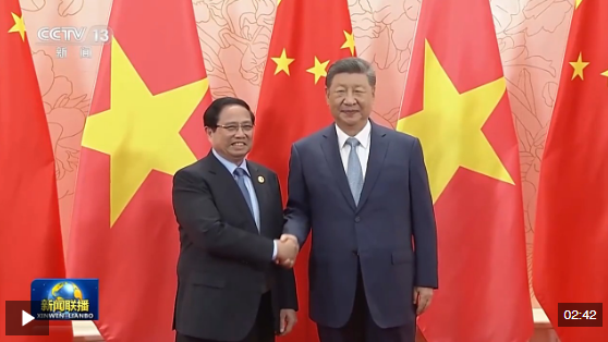 习近平会见越南总理范明政
