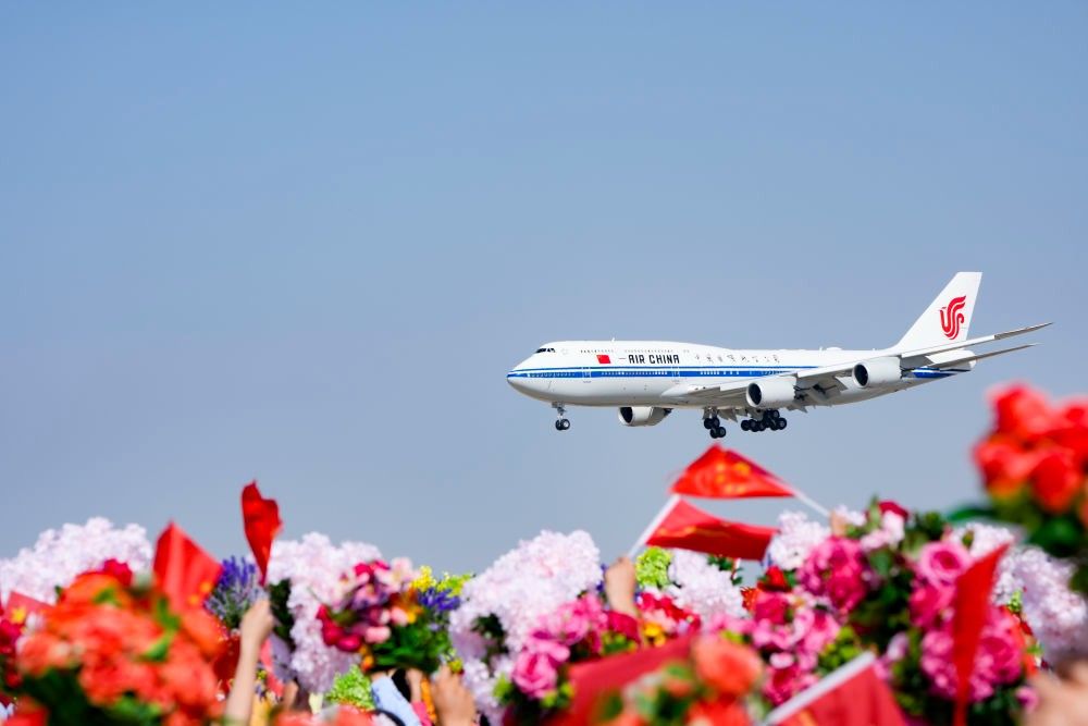 “开创新疆更加美好的明天”——习近平总书记率中央代表团出席新疆维吾尔自治区成立70周年庆祝活动纪实