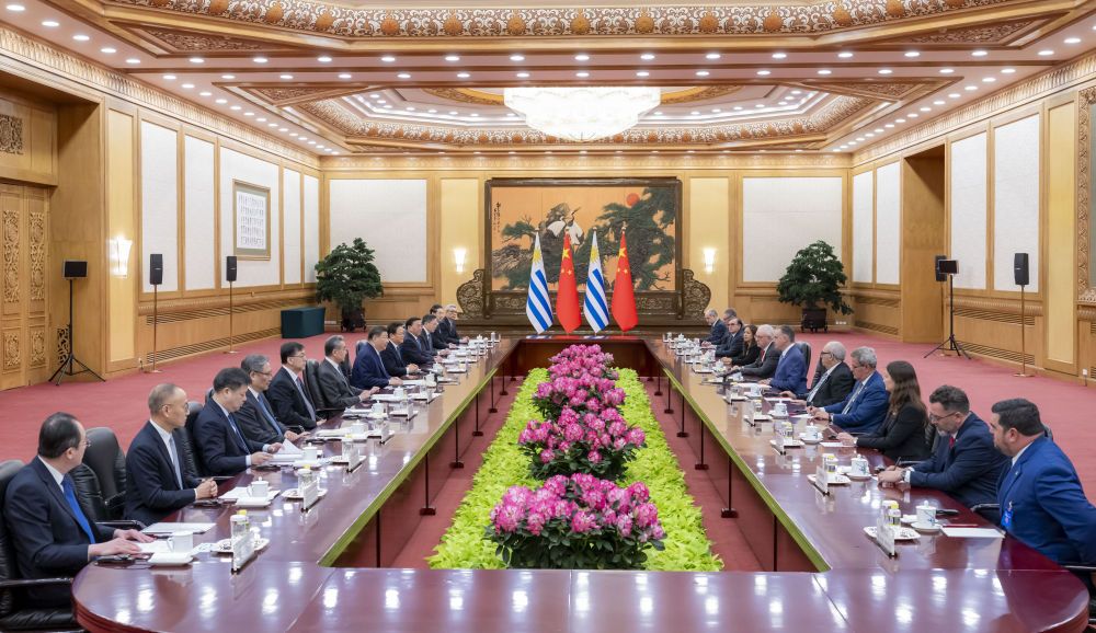 新华图讯｜习近平同乌拉圭总统奥尔西举行会谈