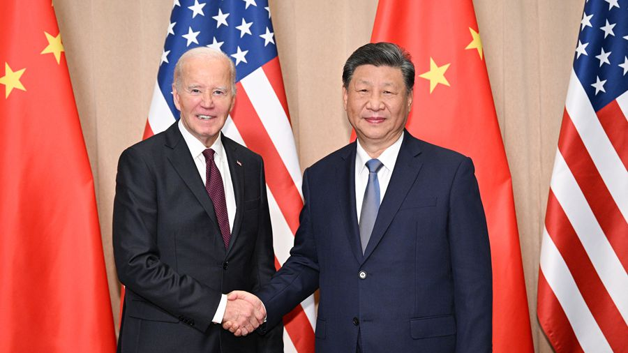 习近平同美国总统拜登在利马举行会晤