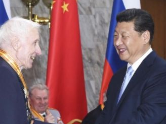 习语丨“老战士们的铮铮铁骨和坚毅神情我至今难忘”